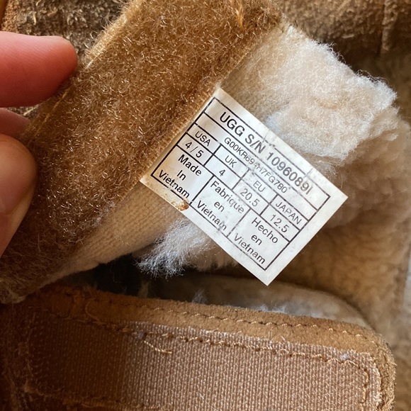 UGG infant/baby Keelan boots, US size 4/5. - Picture 4 of 4